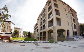 Studio Apartment Nika Andusa